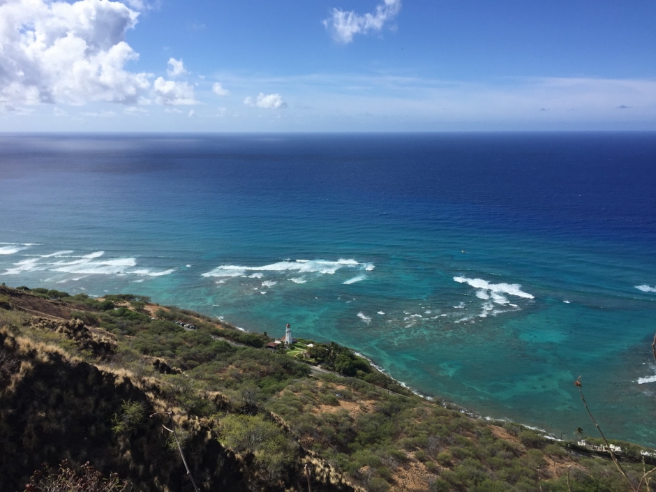 Вид на океан и маяк с Diamond Head.