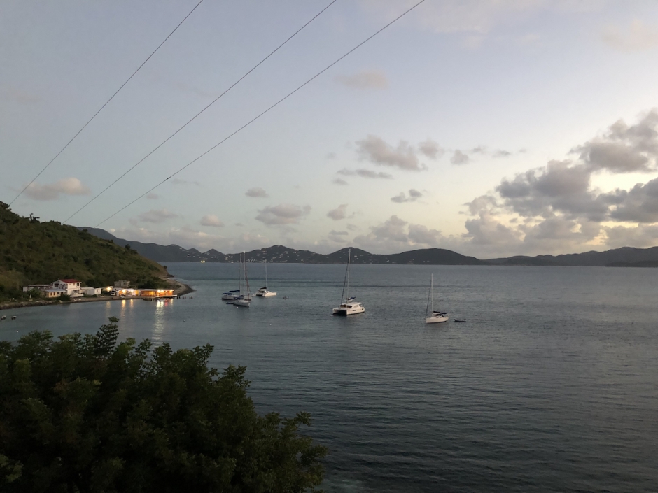 Jost Van Dyke, вид на Little Harbor, по дороге из Great Harbor