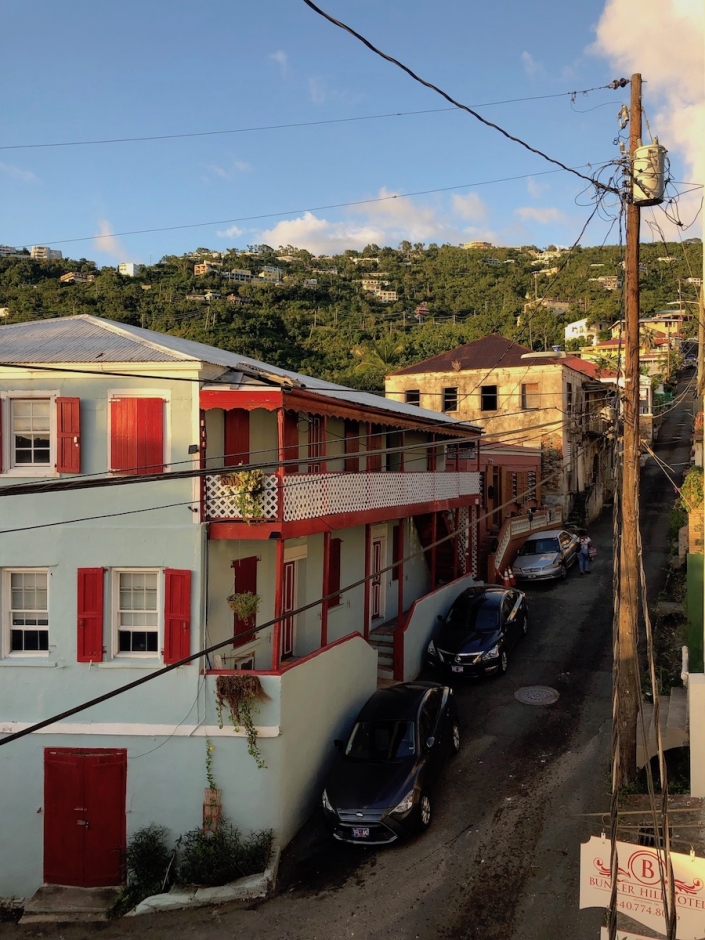 Saint Thomas, вид с балкона Bunker Hill Hotel