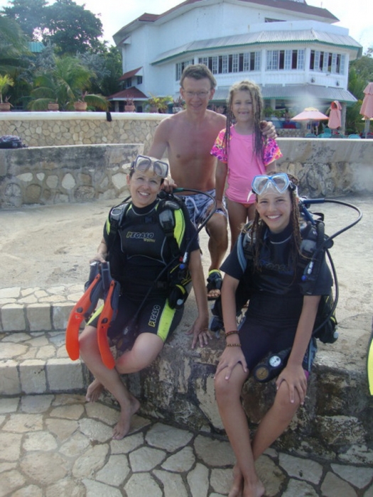 Ямайка (Jamaica). Divers. Samsara Cliff Resort.